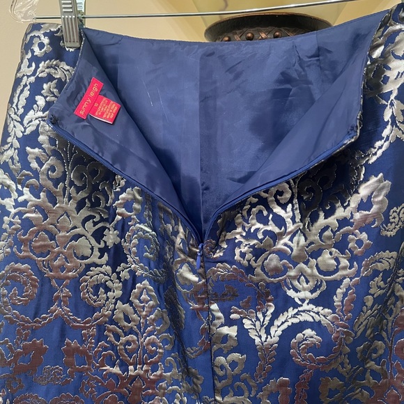 ✅🆕 Sunny Leigh Women’s Pencil Skirt ,Blue silver Metallic ,size 10 - Picture 5 of 7